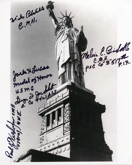 WWII Medal Of Honor Winners autograph