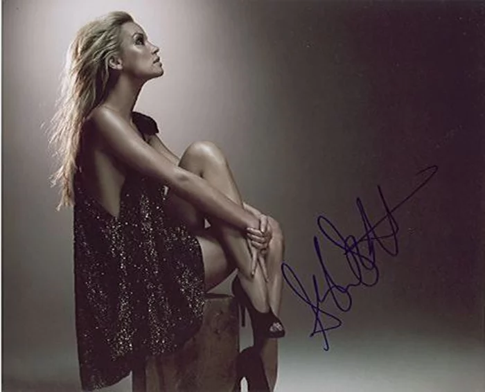 Ashley Scott autograph