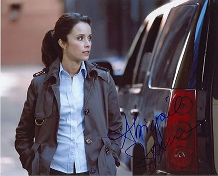 Abigail Spencer autograph