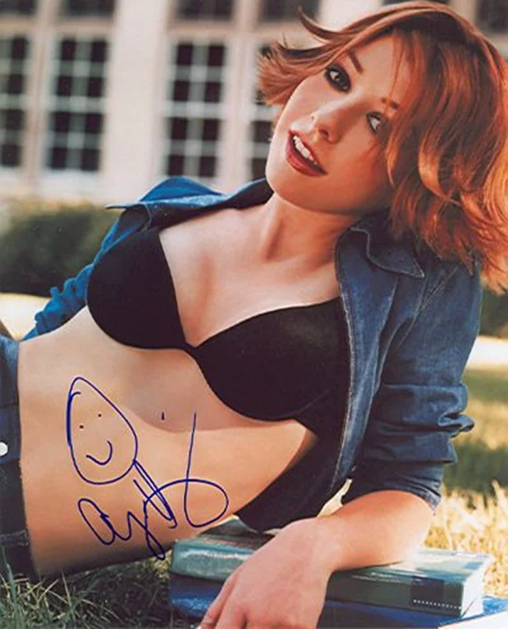 Alyson Hannigan autograph