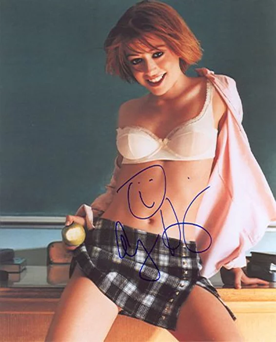 Alyson Hannigan autograph