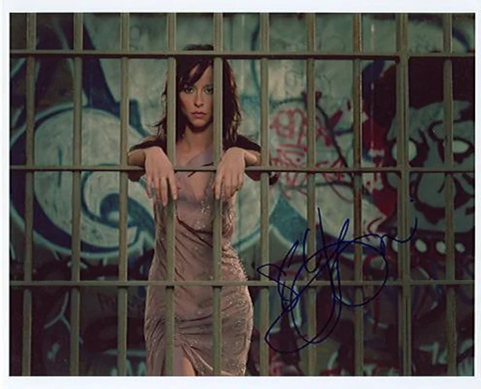 Jennifer Love Hewitt autograph