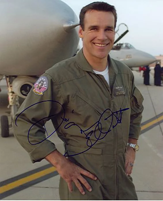 David James Elliott autograph