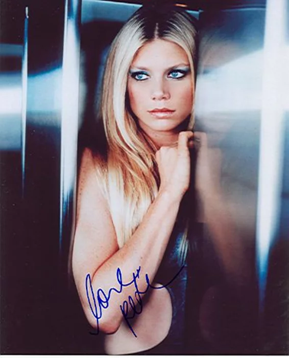 Peta Wilson autograph