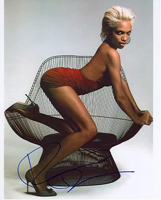 Rosario Dawson autograph