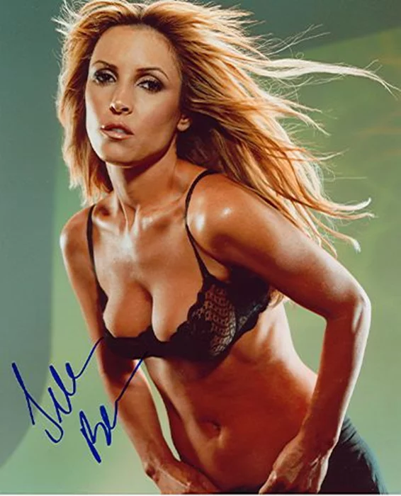 Jillian Barberie autograph