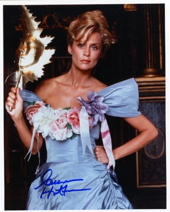 Lauren Hutton autograph