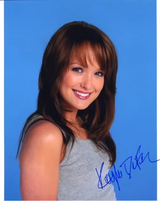 Kaylee DeFer autograph
