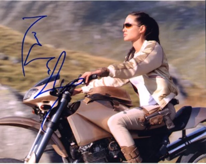 Angelina Jolie autograph