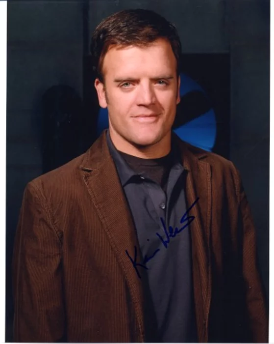Kevin Weisman autograph
