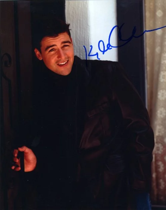 Kyle Chandler autograph