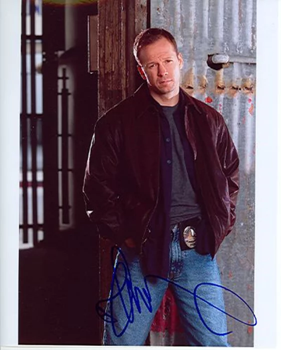 Donnie Wahlberg autograph