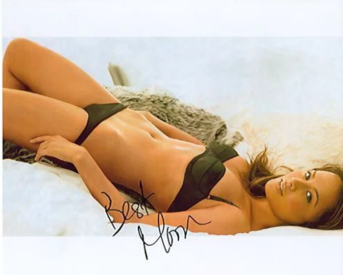 Moon Bloodgood autograph