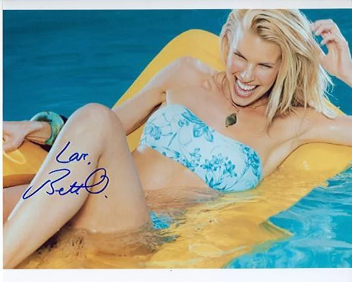 Beth Ostrosky autograph