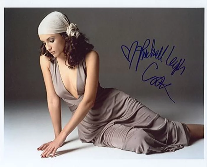 Rachael Leigh Cook autograph