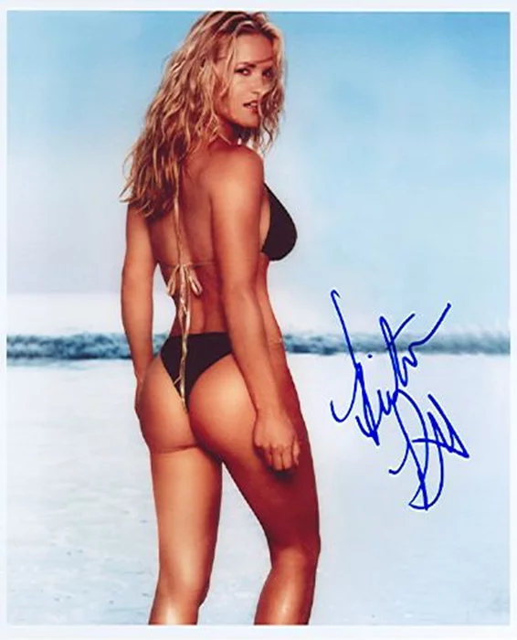 Victoria Pratt autograph
