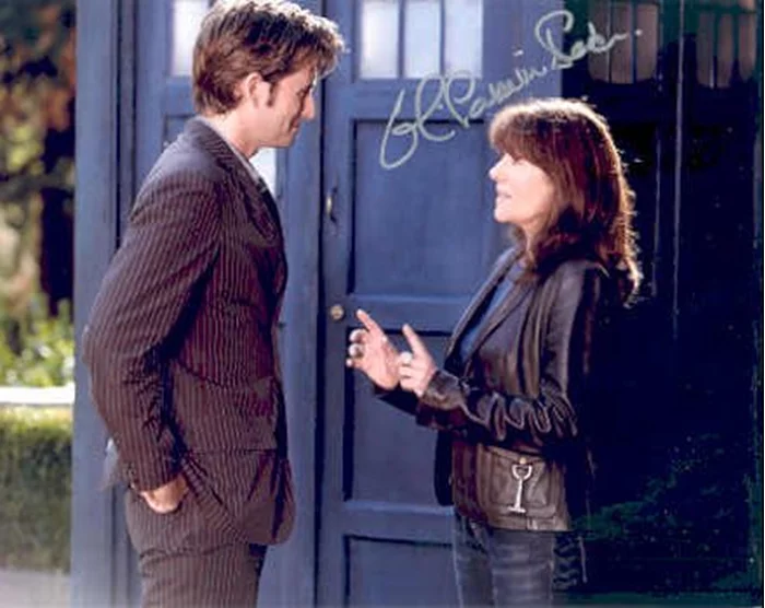 Elisabeth Sladen autograph