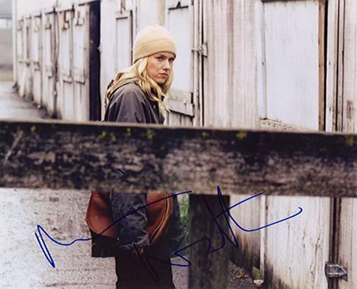 Naomi Watts autograph