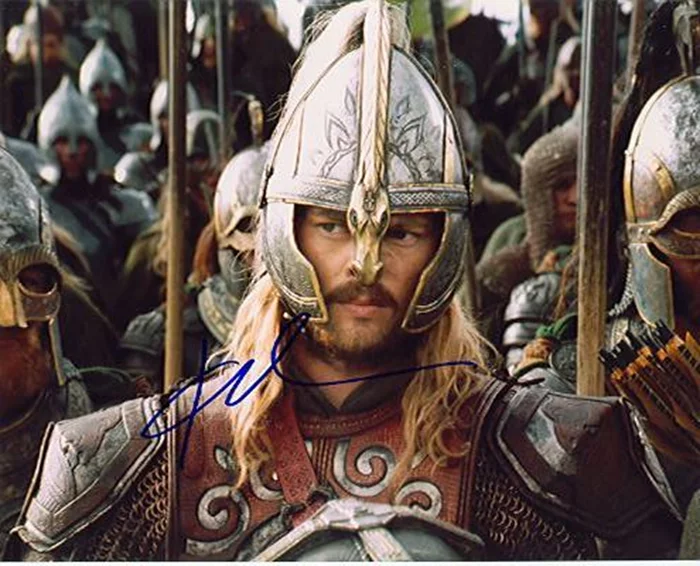 Karl Urban autograph
