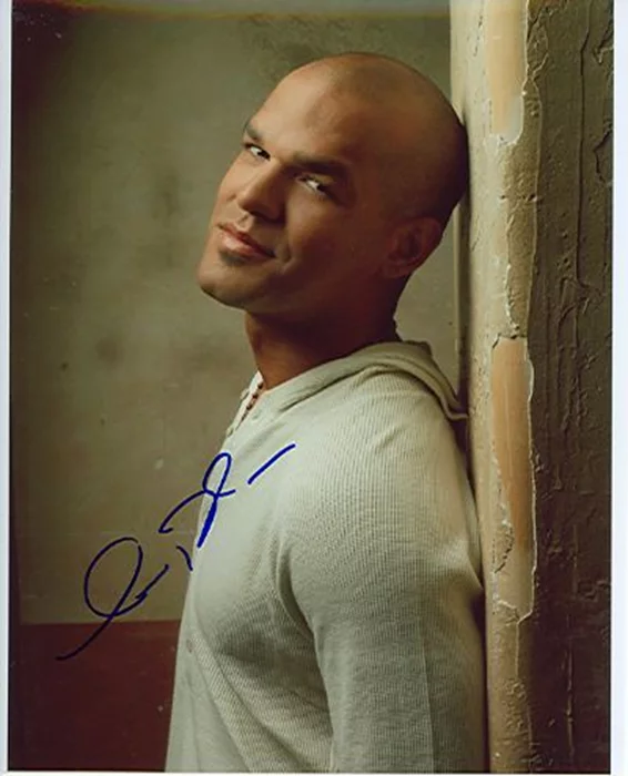 Amaury Nolasco autograph