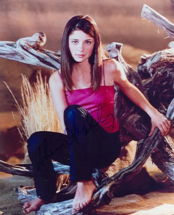 Shiri Appleby autograph