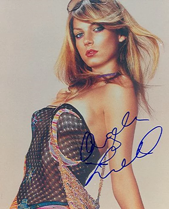 Angela Lindvall autograph