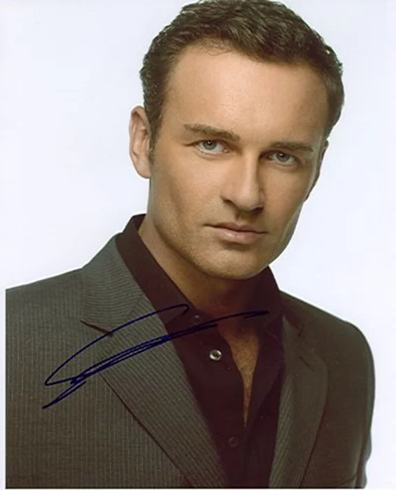 Julian McMahon autograph