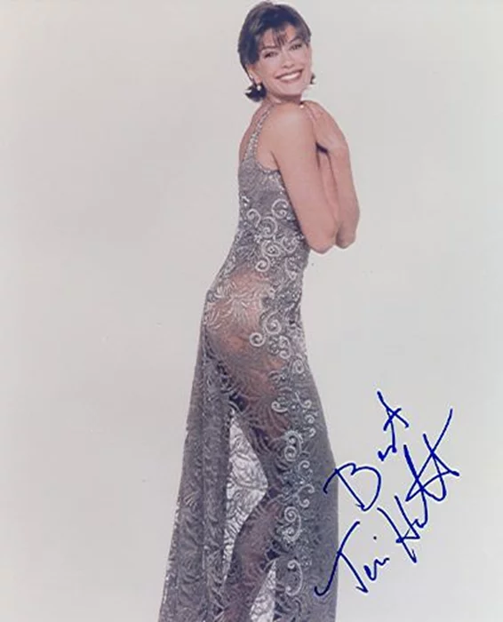 Teri Hatcher autograph