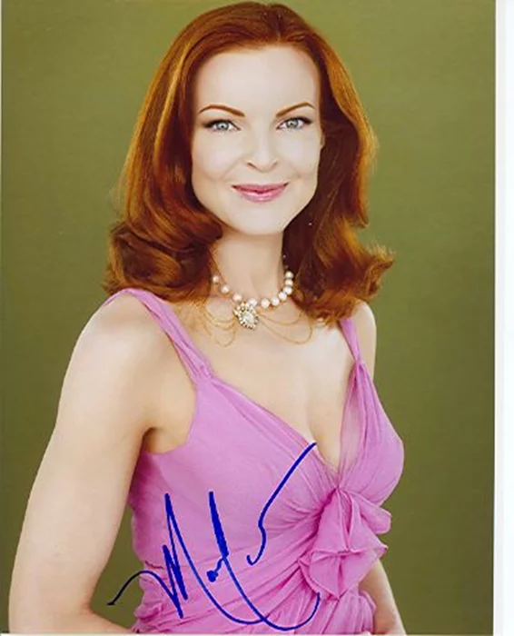 Marcia Cross autograph