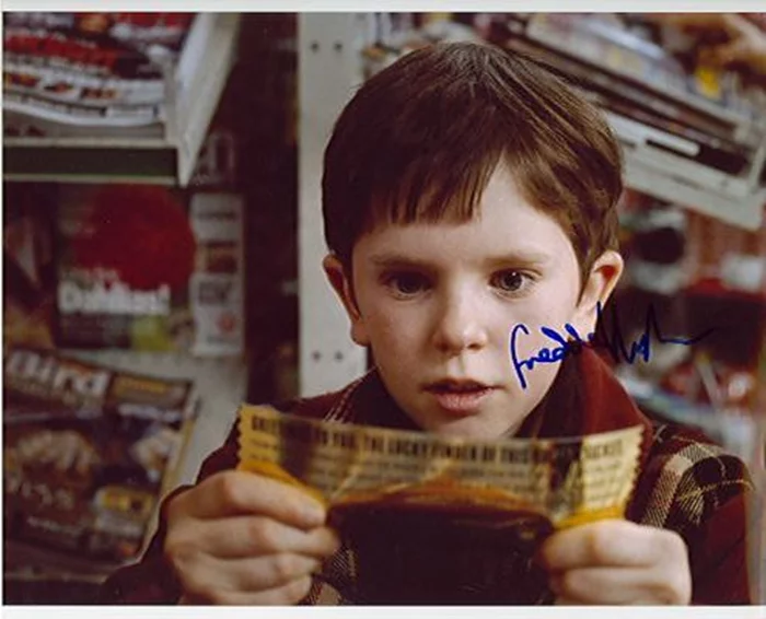Freddie Highmore autograph