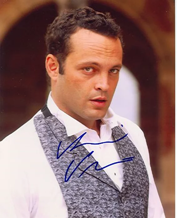 Vince Vaughn autograph