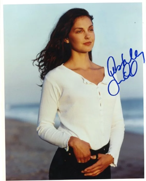 Ashley Judd autograph