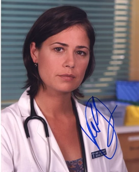 Maura Tierney autograph