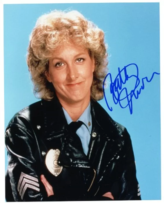 Betty Thomas autograph