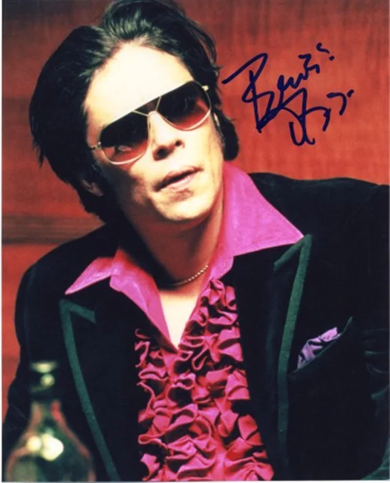 Benicio Del Toro autograph