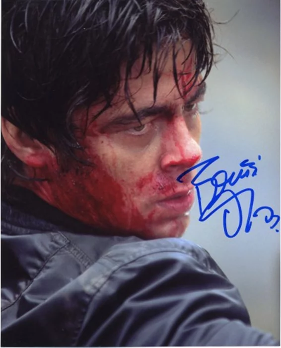 Benicio Del Toro autograph