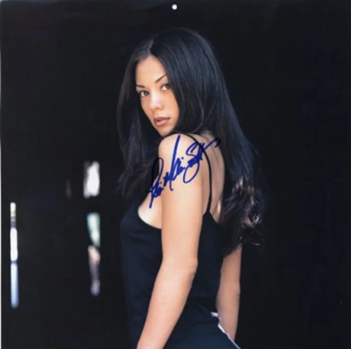 Lisa Marie Scott autograph
