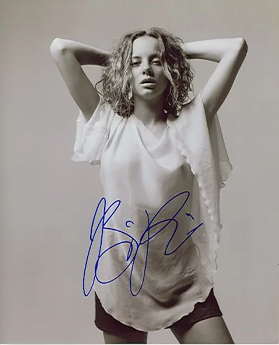 Bijou Phillips autograph