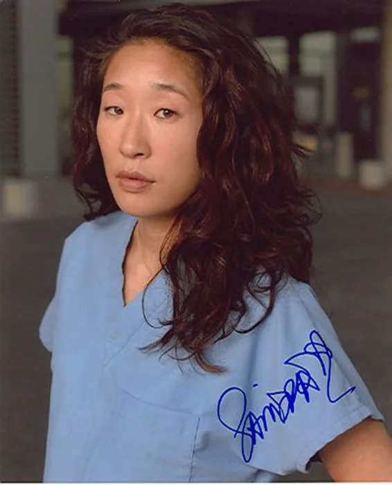 Sandra Oh autograph