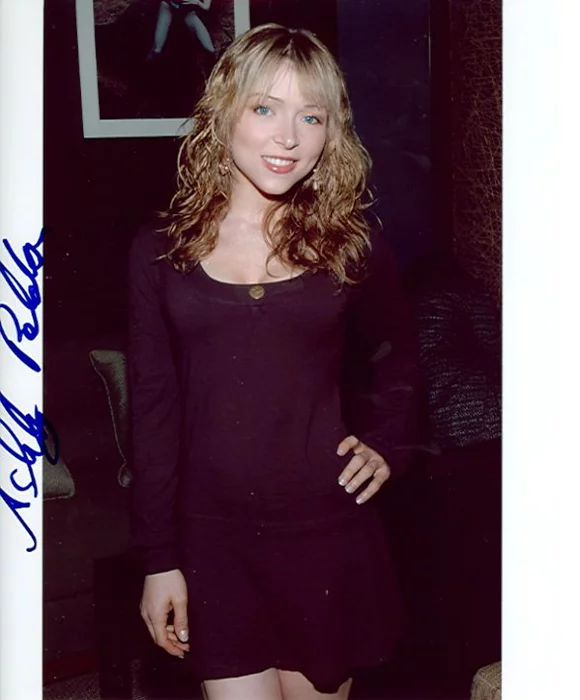 Ashley Peldon autograph