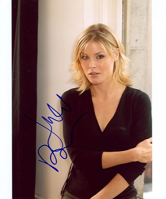 Julie Bowen autograph