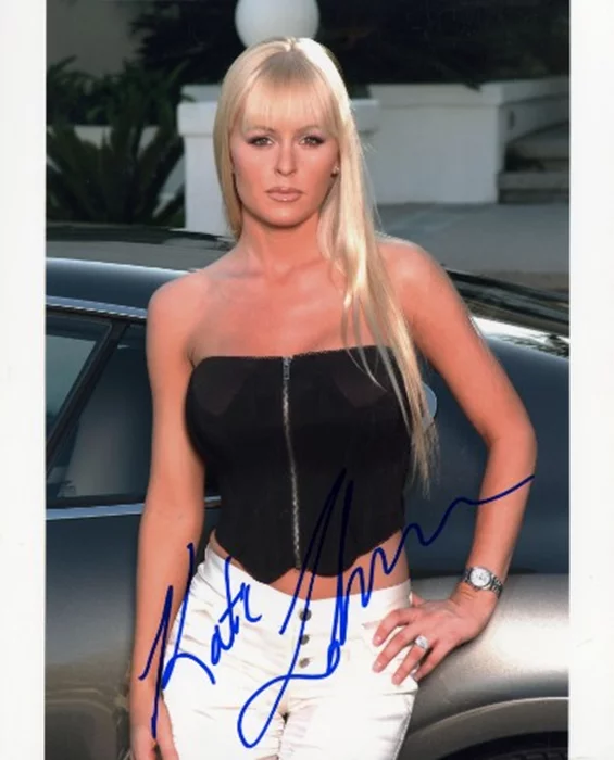 Katie Lohmann autograph
