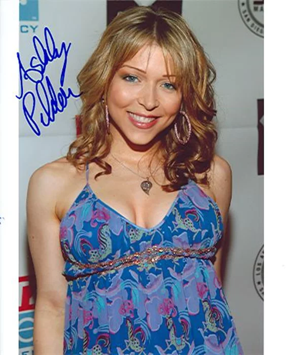Ashley Peldon autograph