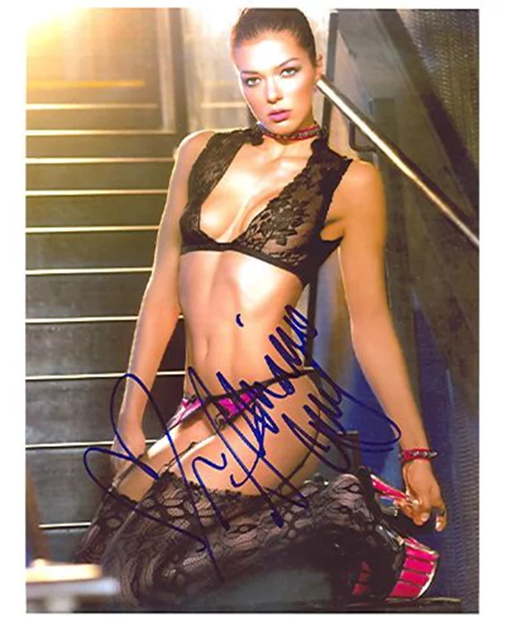 Adrianne Curry autograph