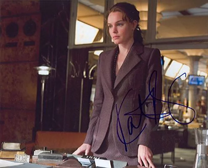 Kate Bosworth autograph