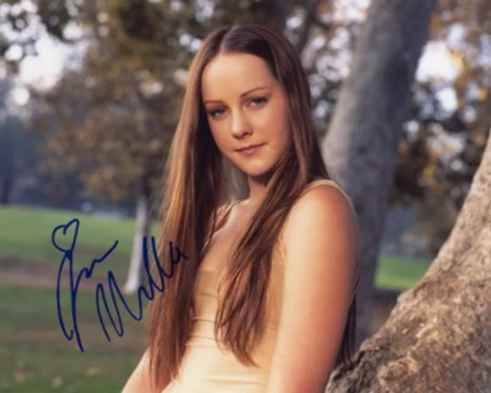 Jena Malone autograph