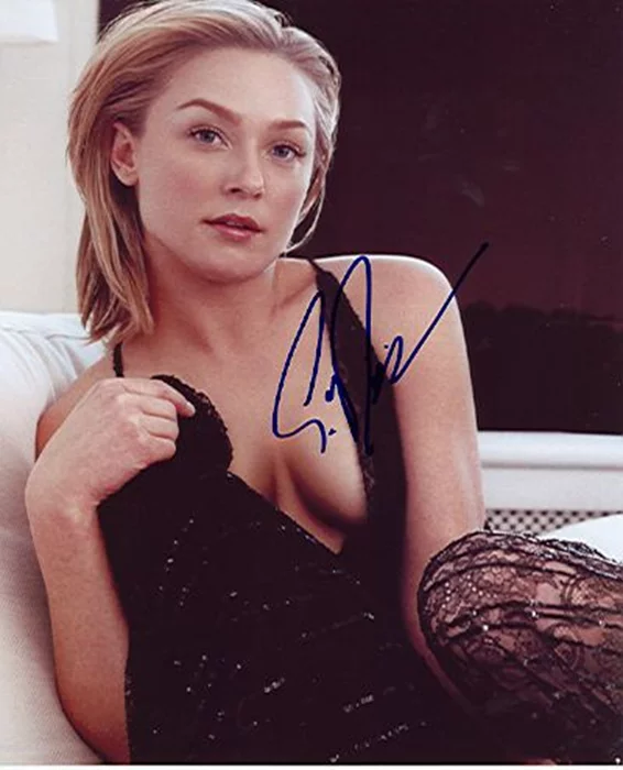 Elisabeth Rohm autograph
