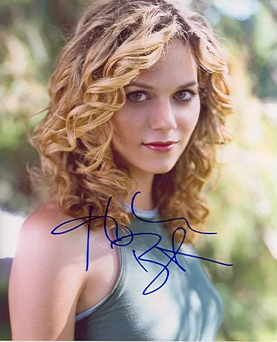 Hilarie Burton autograph