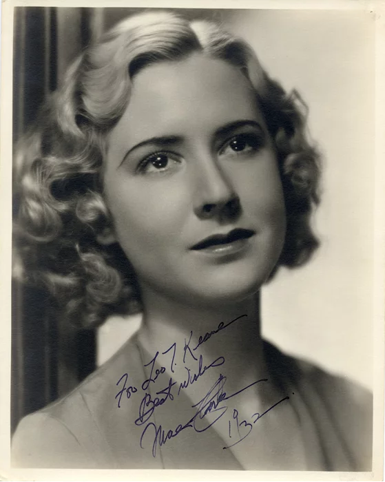 Mae Clarke autograph