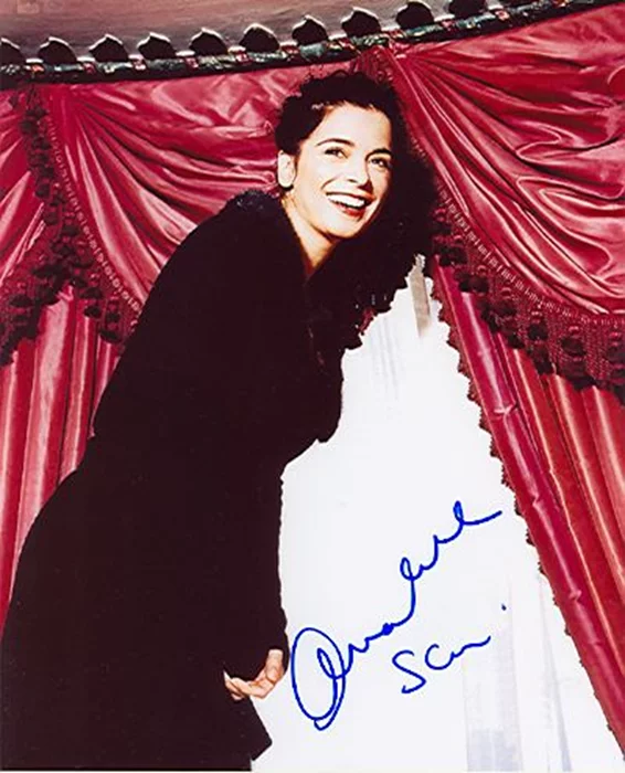 Annabella Sciorra autograph